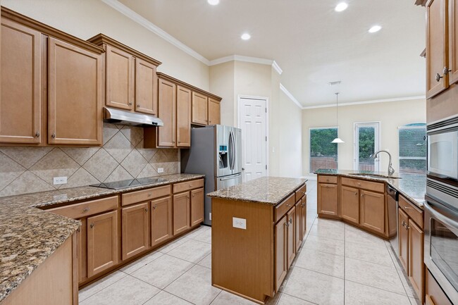 Photo - 23214 Crest View Way
