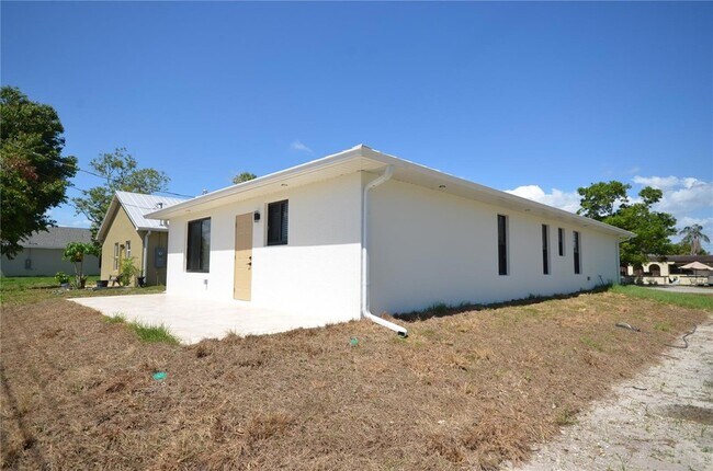 Photo - 2188 Barker Blvd