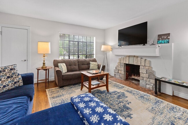 Photo - 7042 Thatcher St Unit 1