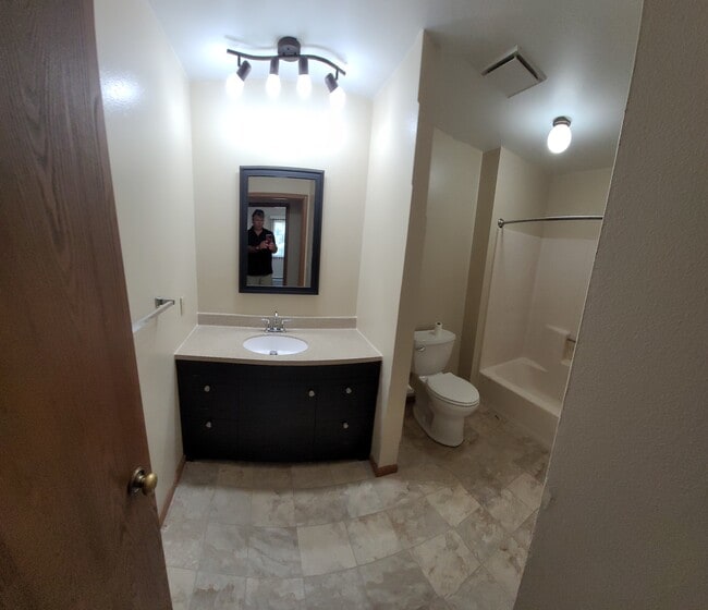 Photo - 711 N Spring St