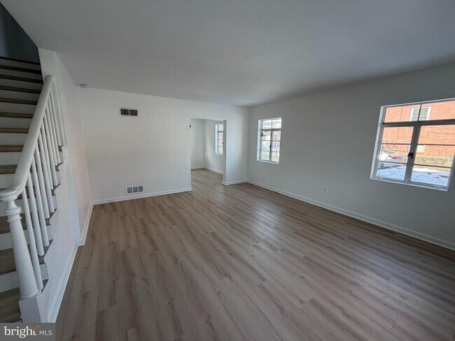 Photo - 1304 S Walter Reed Dr