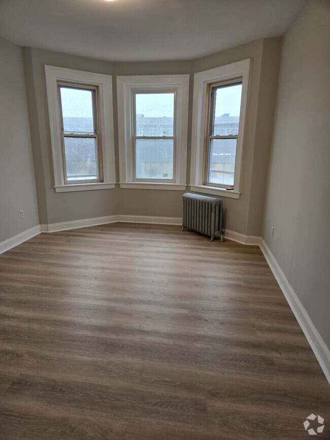 Building Photo - 1315 Commonwealth Ave Rental