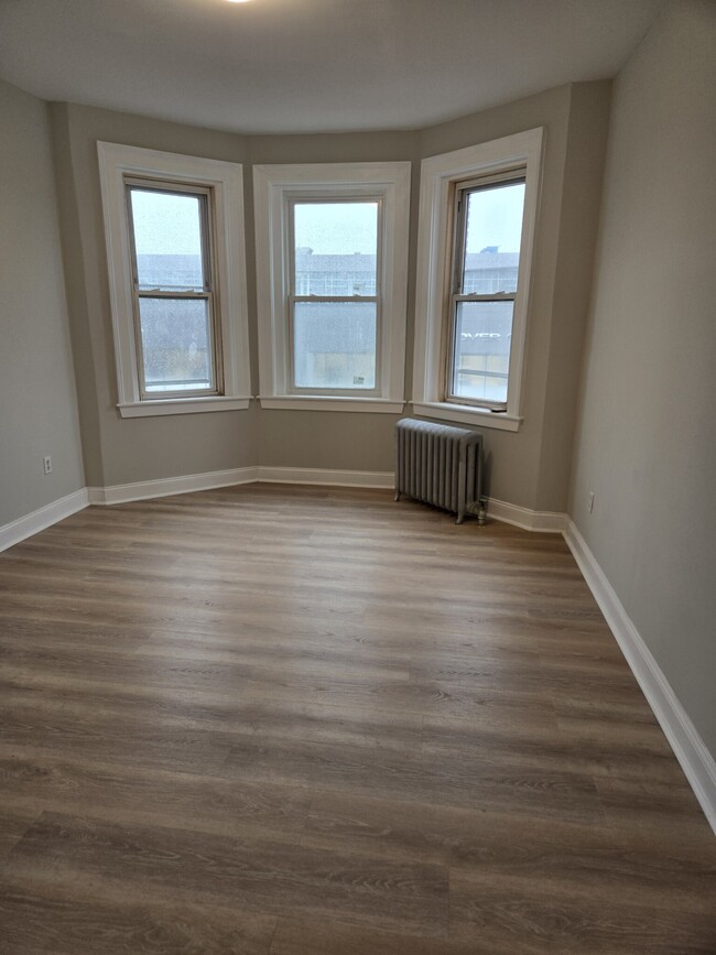 Building Photo - 1315 Commonwealth Ave Rental