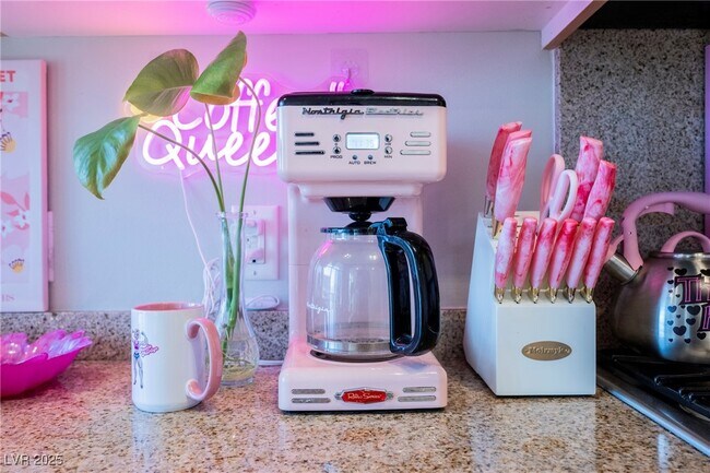 Photo - 353 E Bonneville Ave Unidad 753 Rental