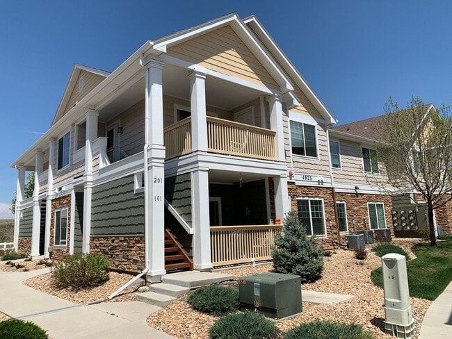 Building Photo - First Floor Condo by Equalizer Lake!