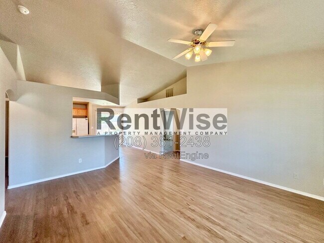 Photo - 14232 Carolina St