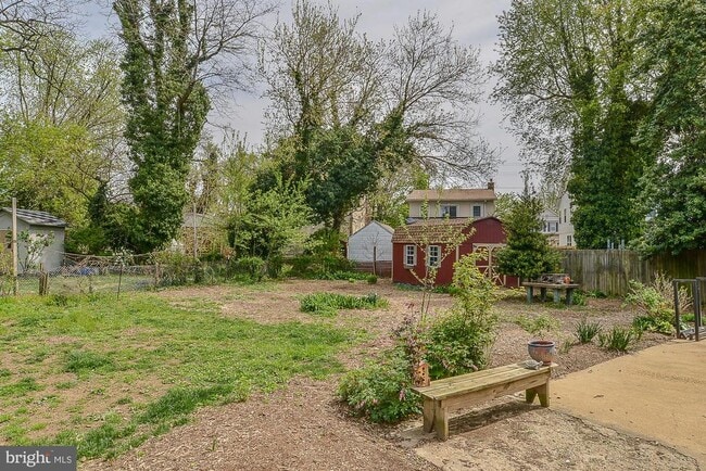 Photo - 305 S Fenwick St