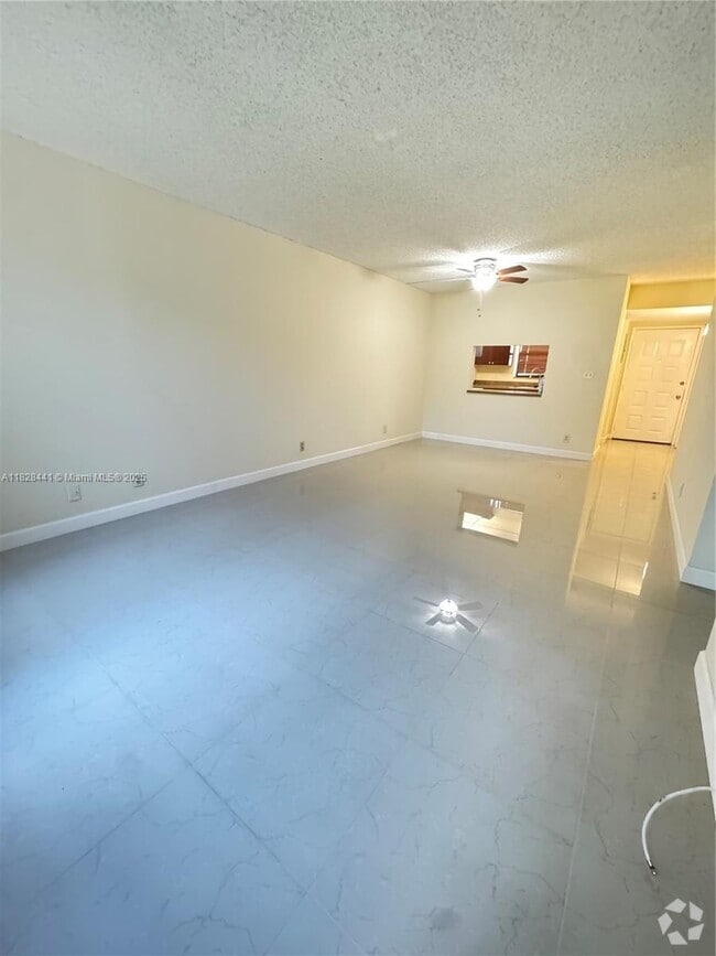 Building Photo - 11441 NW 39th Ct Unit 219-3 Rental