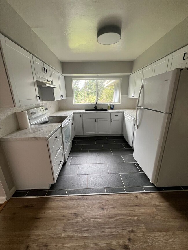 Photo - Updated 3 Bedroom & 1 Bath located on dead end street!