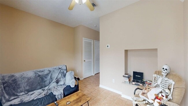 Photo - 301 Nimitz St