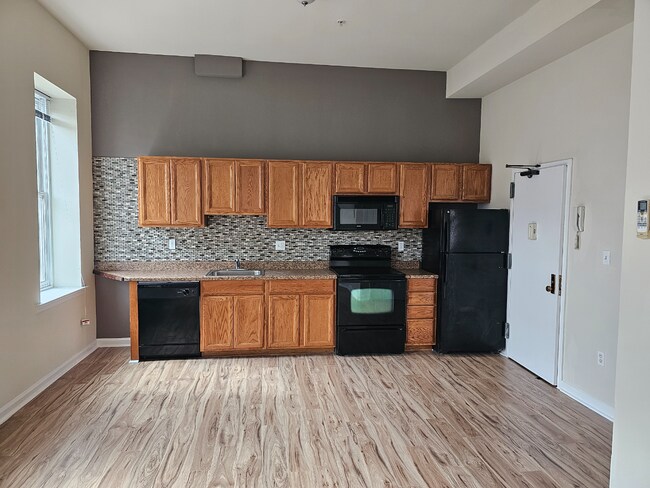 Kitchen - 1012 W Lafayette Ave Unidad 2F