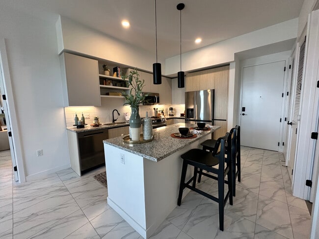 Building Photo - 16900 NE 23rd Ave Unit 4