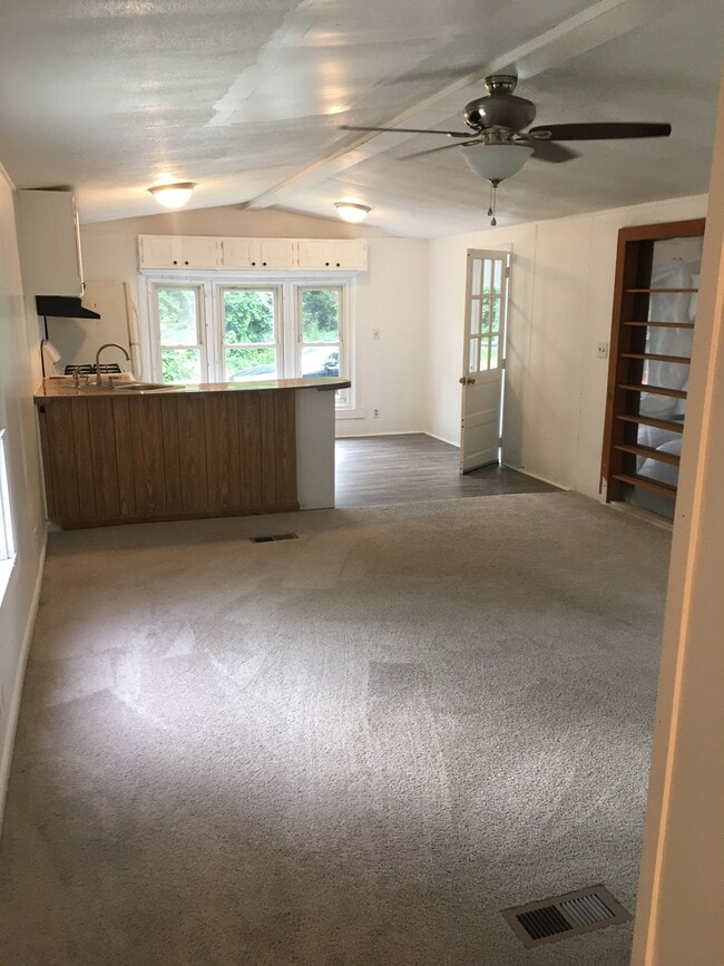 Building Photo - 129 Armory Rd Rental