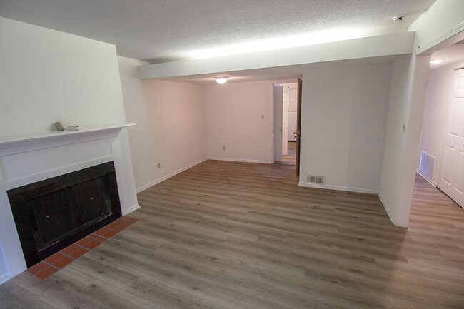 Building Photo - 1201 Old 63 S Rental