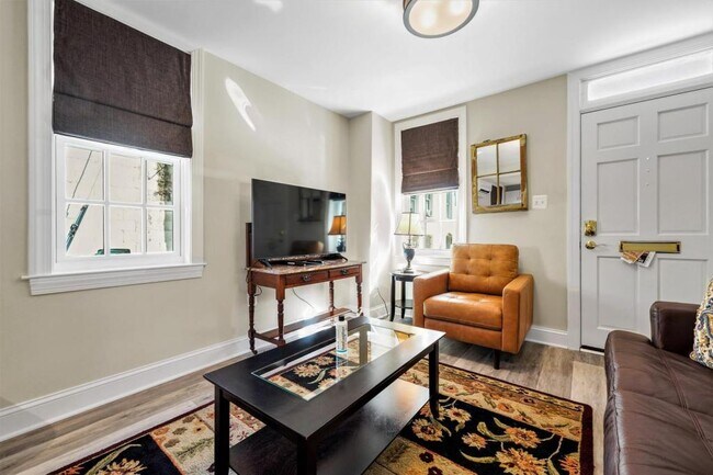 Photo - 312 Millers Ct NE