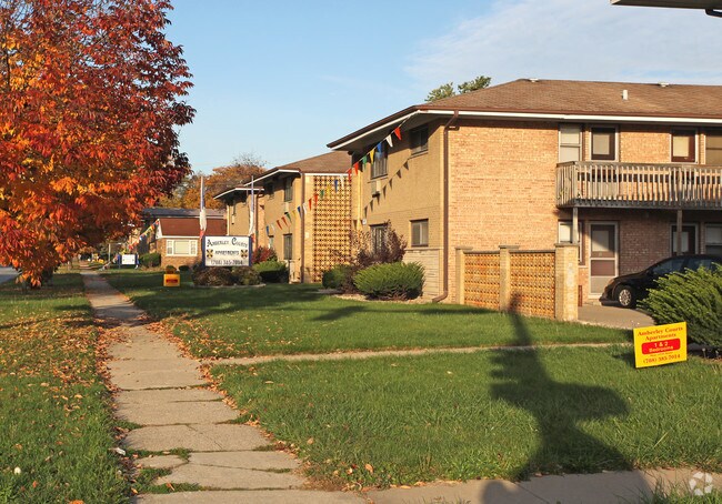 Amberley Court Apartments - Astoria Commons