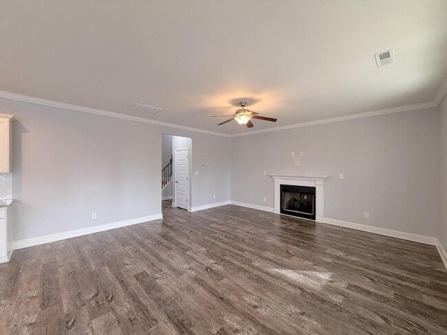 Photo - Spacious 3 Bedroom Home on 1 Acre Lot!