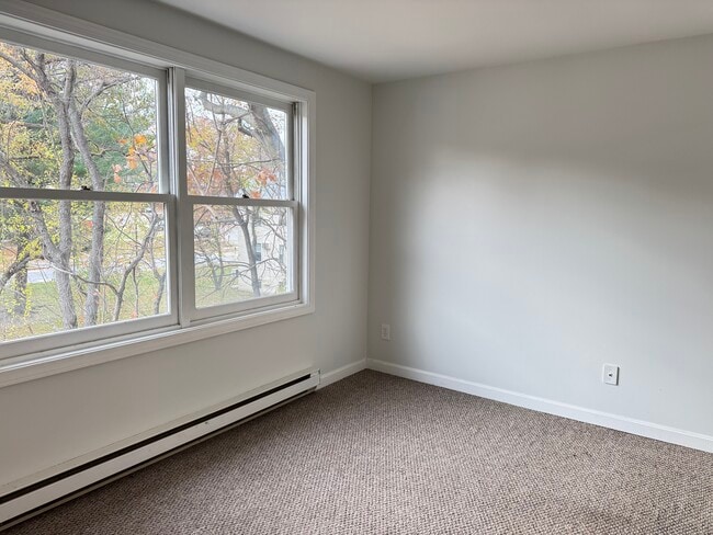 Bedroom 1 - 103 Monarch St