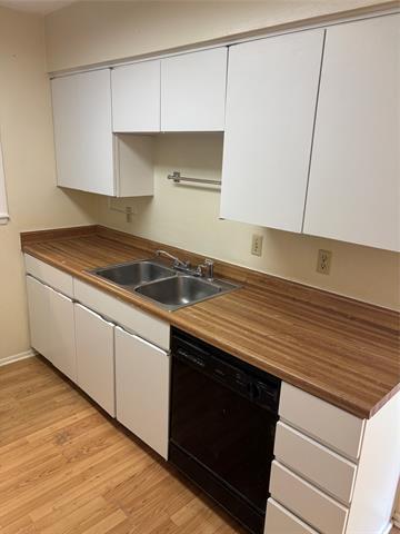 Photo - 2708 Runningbrook Ln