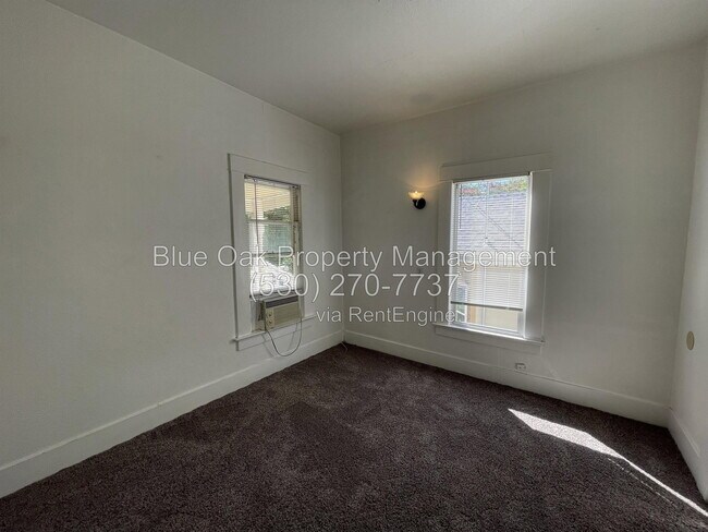 Photo - 960 Salem St