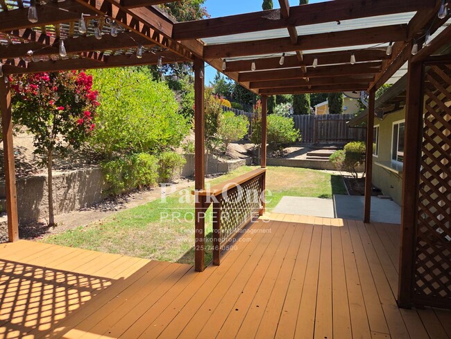 Photo - 1500 Fieldcrest Dr
