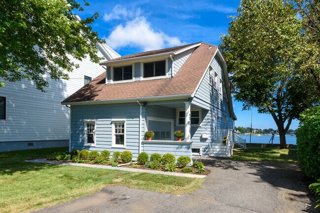 Photo - 34 Shorefront Park House