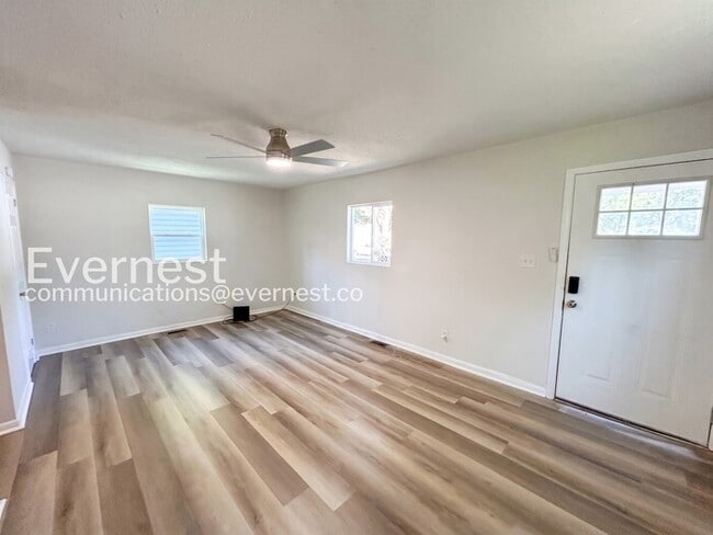Photo - Cozy 3 Bed, 1 Bath – Section 8 Accepted / Pet-Friendly / Available Now!