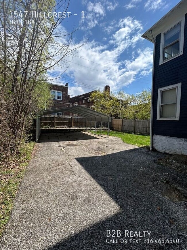 Photo - 1547 Hillcrest-1. Unit 1.
