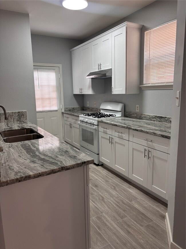 Photo - 6410 Waldron Dr
