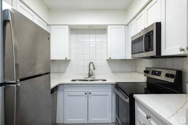 1BR, 1BA - 650SF - Andover Club Apartments