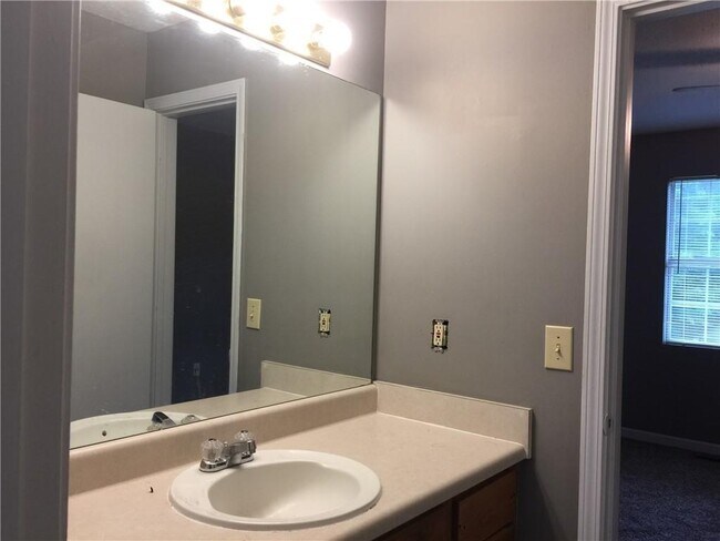 Photo - 201 Iron Belt Ct