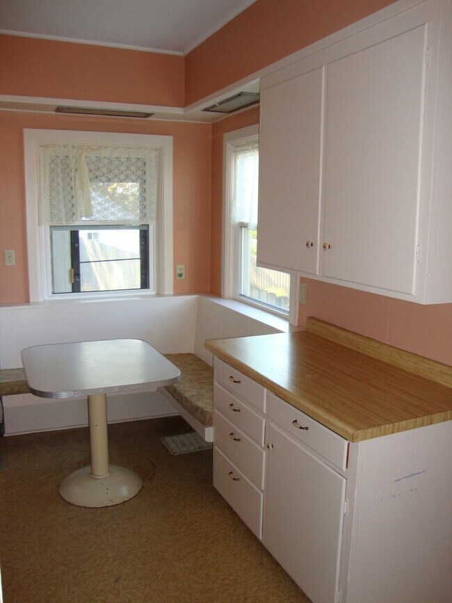 Photo - Walking Distance to St. Mary's Hospital an...