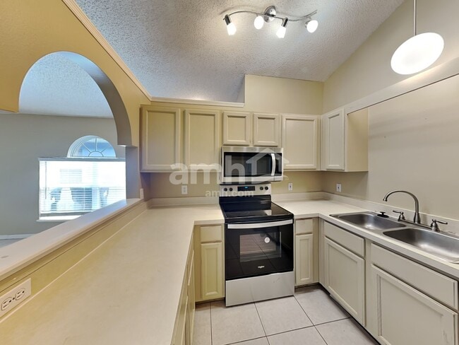 Photo - 8311 Golden Chickasaw Cir