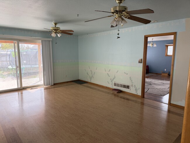 Photo - 569 Beverly Rd