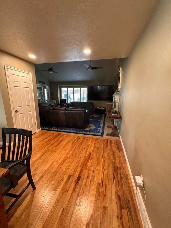 Photo - 63 W 2950 N St