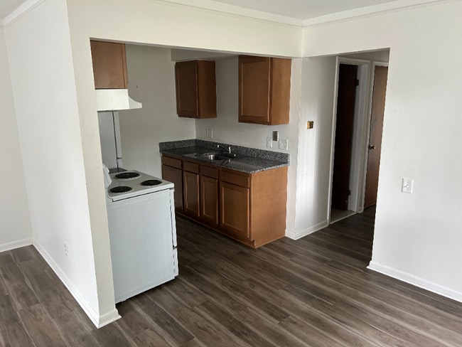 Photo - 21103 Vernier Rd