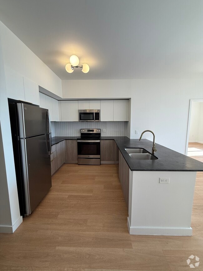 Building Photo - 1583 NE 110th St Unit B8 Rental