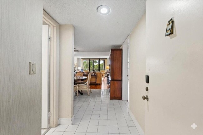 Photo - 16251 Golf Club Rd Unidad 312