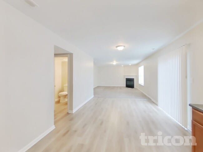 Photo - 749 Mozart Dr