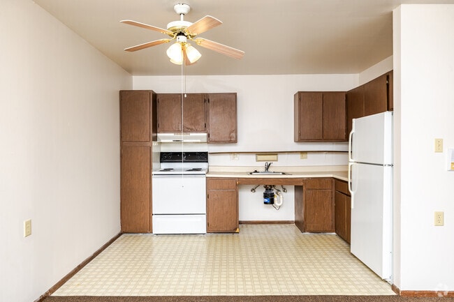 1BR, 1BA - 600SF - Kitchen