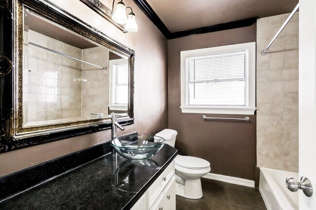 Photo - 731 Columbia St Unit 3