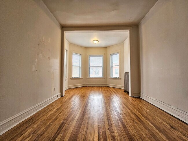 Photo - 709 W Cornelia Ave Unit 1F