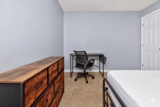 Photo - 3721 NE 41st St Unit B