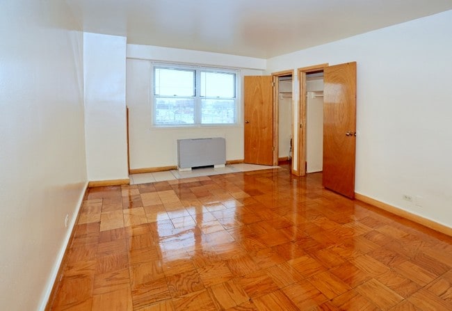 Photo - Jamica Estates