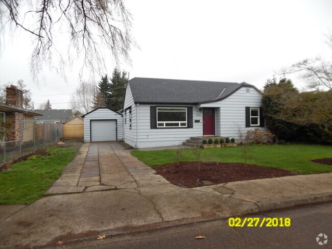 Building Photo - 1315 NW Birch St Rental