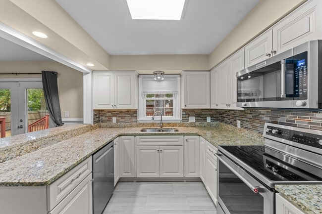 1132 Sippel Dr