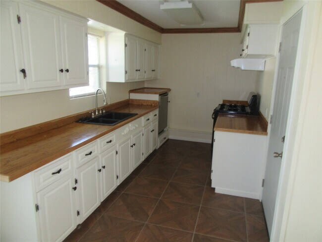 Photo - 2912 25th St N