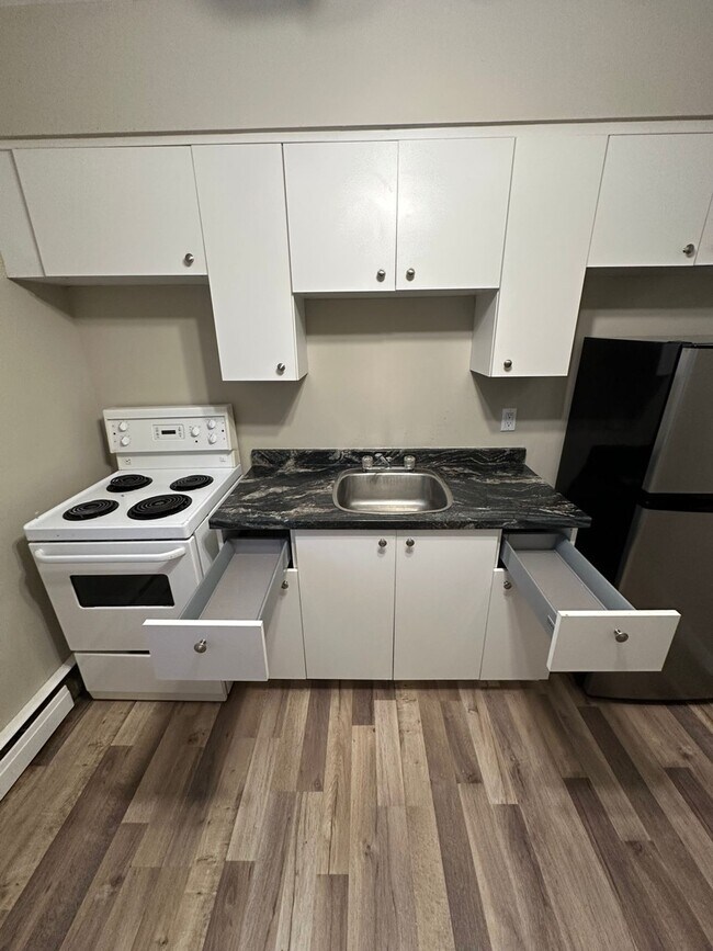 Photo - 10734-108 108 St NW Unit 8