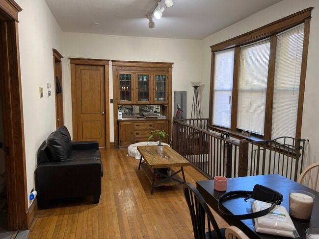 Photo - 3762 N Kenmore Ave Unit 1N