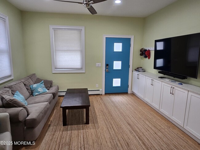 Photo - 408 4th Ave